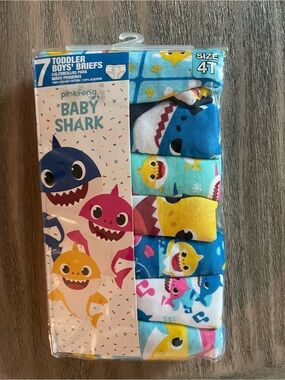 Pinkfong Baby Shark Toddler Boys' Briefs - Blue/Yellow/Pink - Size 4T (7-Pack)